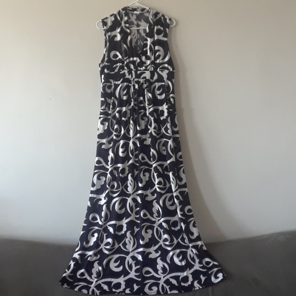 Sleeveless Deep V neck maxi